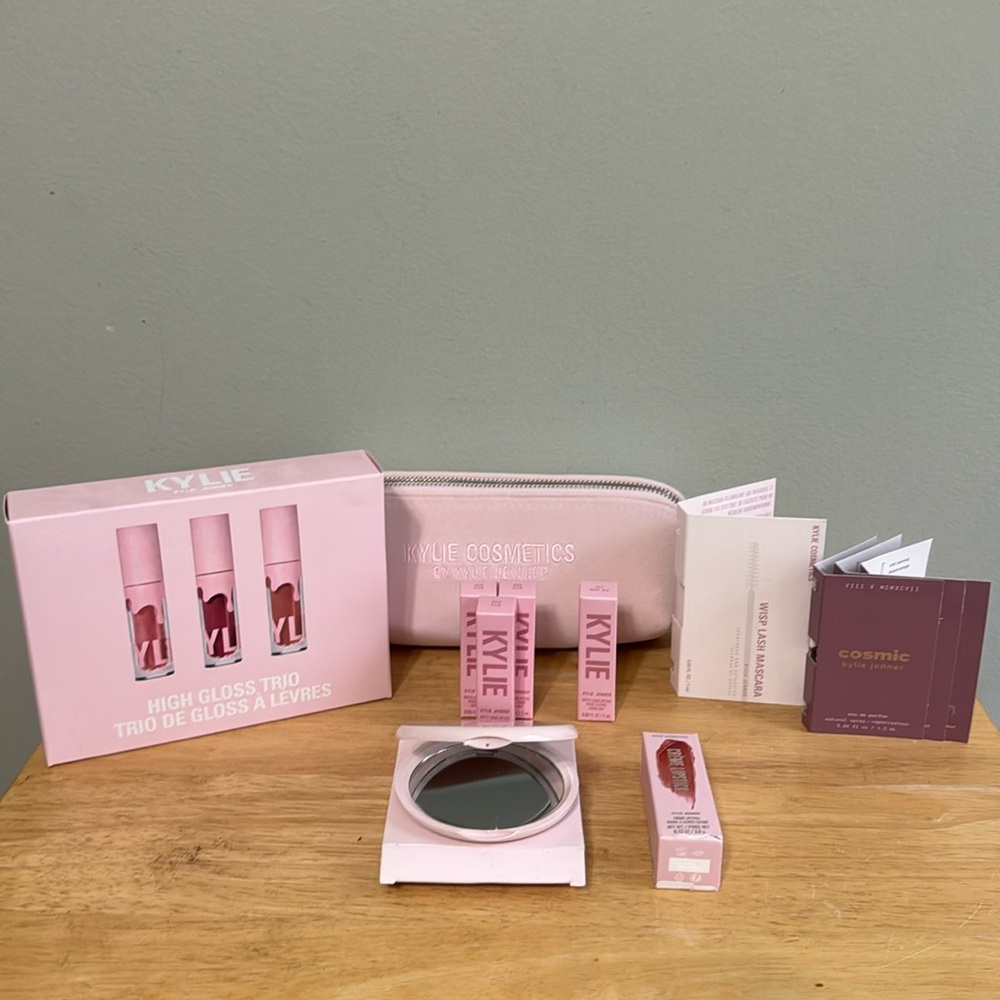 Kylie Cosmetics by Kylie Jenner Bundle